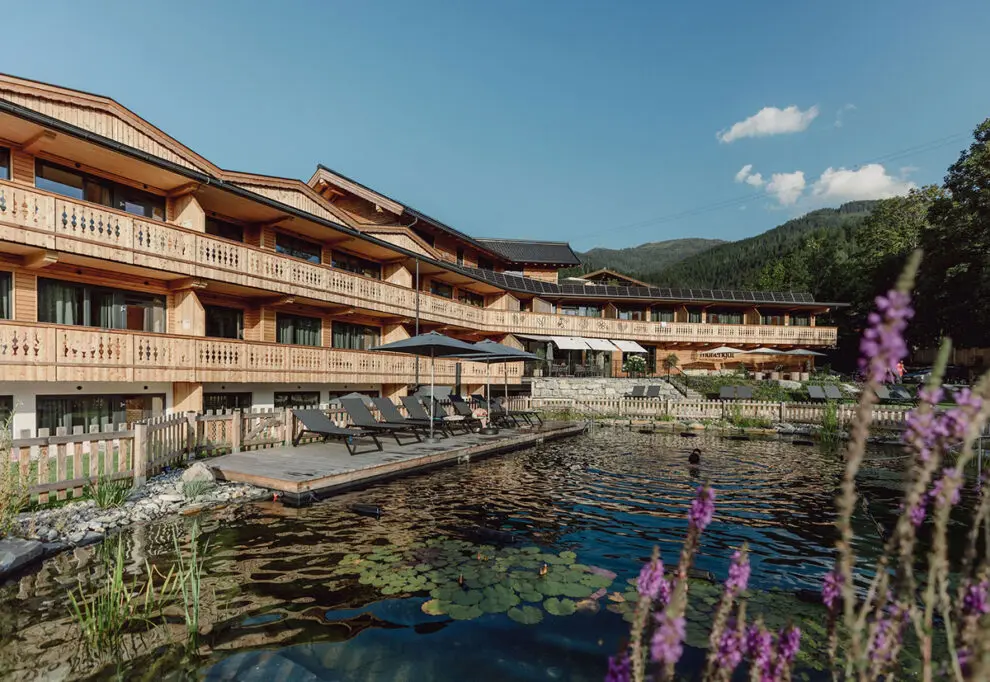 Schwimmteich - Aparthotel Mariengut in Wagrain