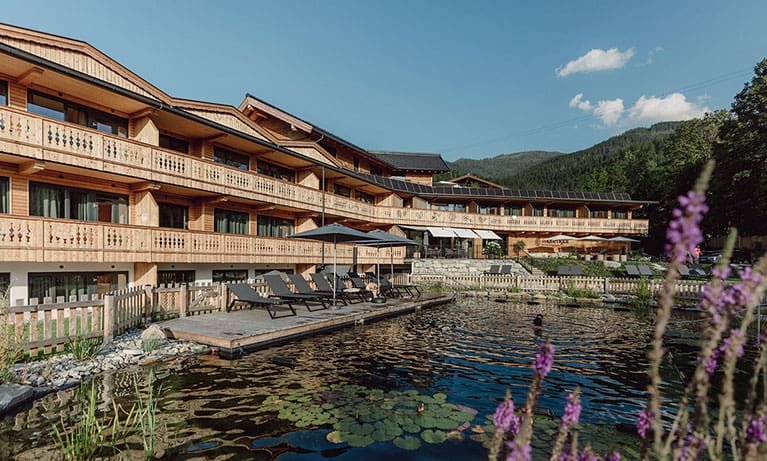 Schwimmteich - Aparthotel Mariengut in Wagrain